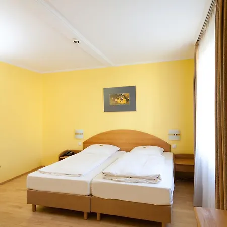 Parkhotel Im Lehel By Blattl