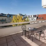 Hotel Parkhotel Im Lehel By Blattl Monachium