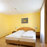 Parkhotel Im Lehel By Blattl