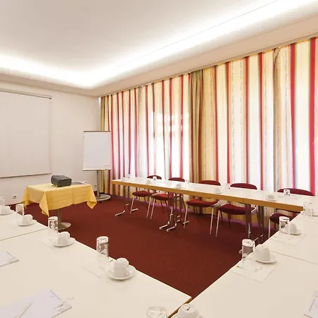 Parkhotel Im Lehel By Blattl